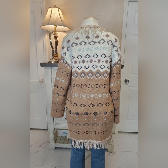 Lucky Brand Size s/p Women's Tan Patterned Sweater Doesn't Come With Belt - Picture 6 of 11